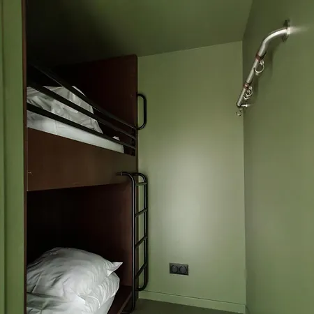 People Hotel *